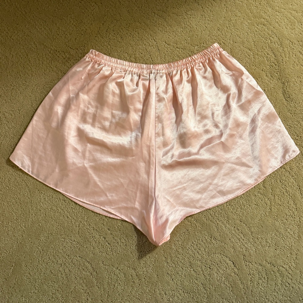 Vintage Victoria's Secret Gold Label Light Pink Satin Pajama Shorts - Picture 5 of 5